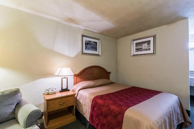 Eco-Inn Suites Baytown Exterior photo